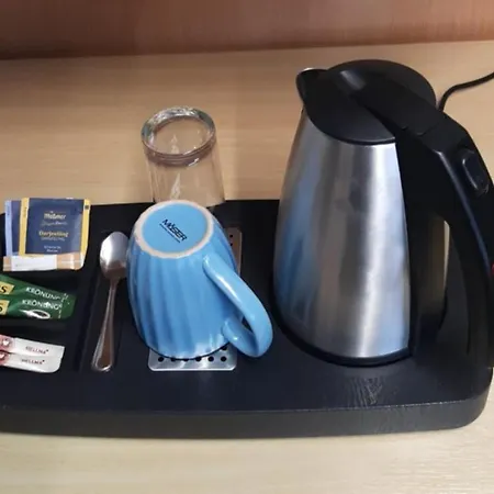 Gaestehaus Im Haus Des Kfz-gewerbes אכסניה